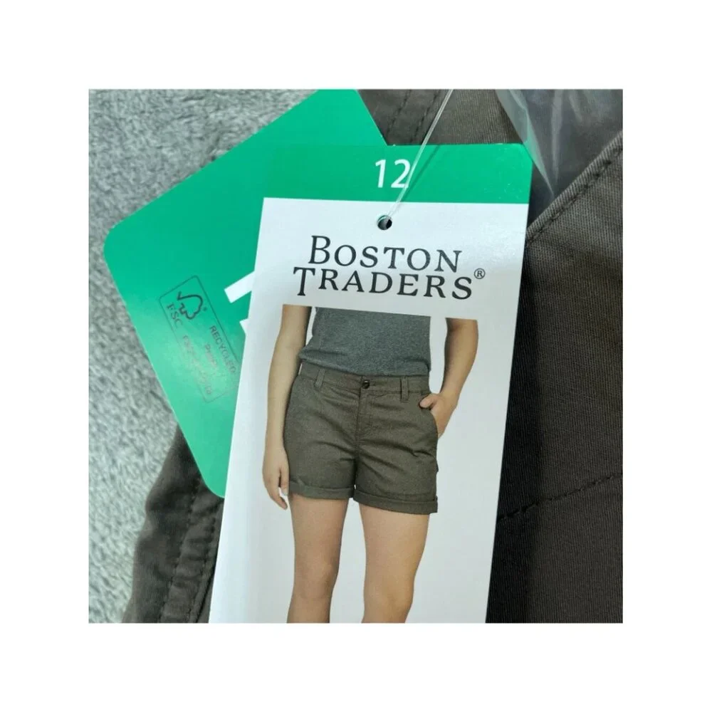 NWT Boston Traders Women's 12 Green Shorts Cotton Blend Casual Style